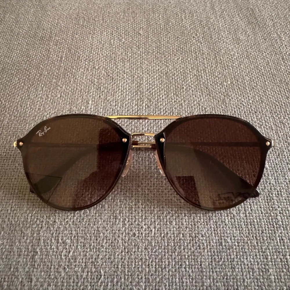 Ray-Ban Brown Gradient Round Sunglasses with Gold Bridge - Picture 2 of 3